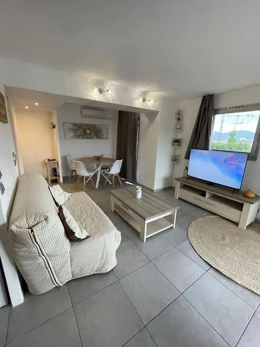 Apartment T2 Lumineux Mer A Pied Terrasse Piscine Cannes