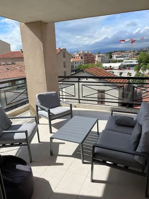 T2 Lumineux Mer A Pied Terrasse Piscine Cannes