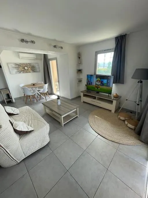 T2 Lumineux Mer A Pied Terrasse Piscine Cannes Apartment